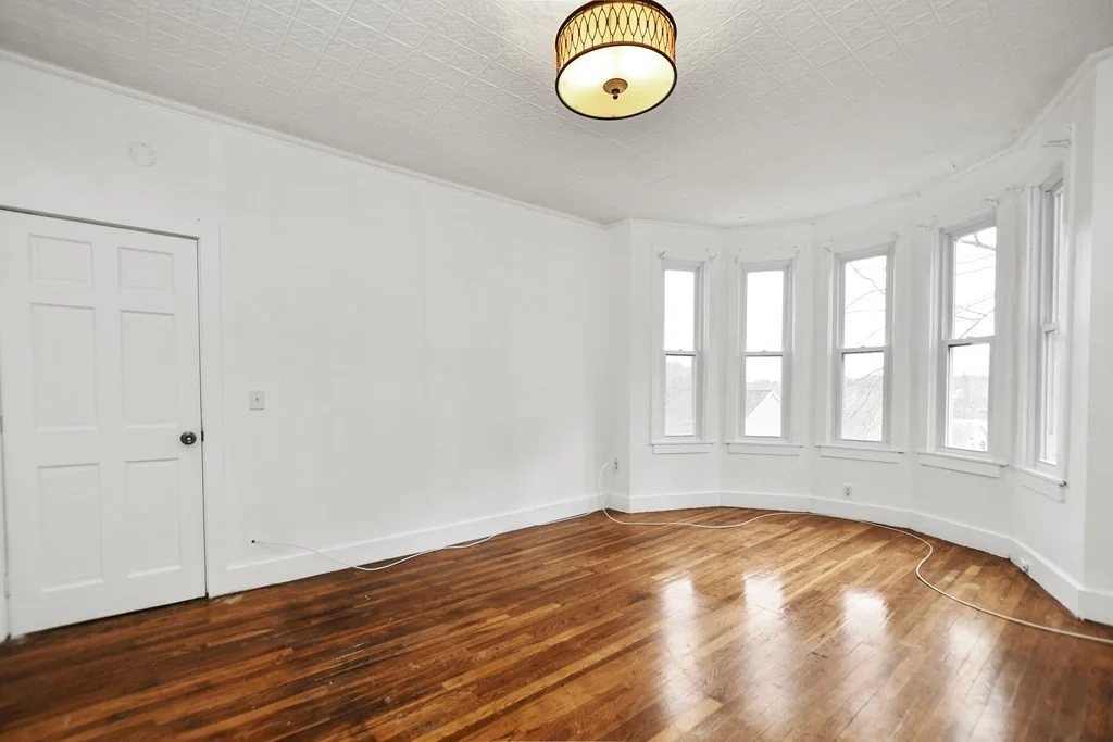 3 bed, 1 bath apartment for rent at 130 Barlett St Unit 2, Lowell — photo 11 of 23
