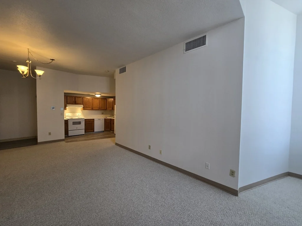 1 bed, 1 bath apartment for rent at 130 Beach St Unit 102, Quincy — photo 7 of 21