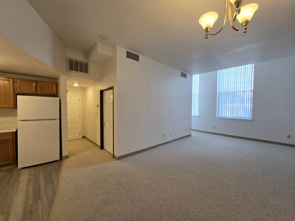 1 bed, 1 bath apartment for rent at 130 Beach St Unit 102, Quincy — photo 4 of 21