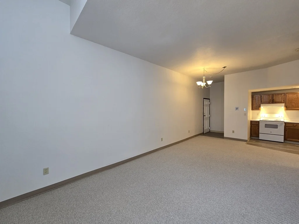 1 bed, 1 bath apartment for rent at 130 Beach St Unit 102, Quincy — photo 6 of 21