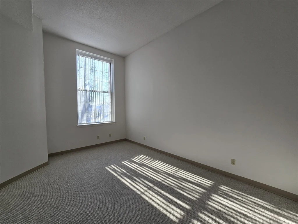1 bed, 1 bath apartment for rent at 130 Beach St Unit 102, Quincy — photo 10 of 21