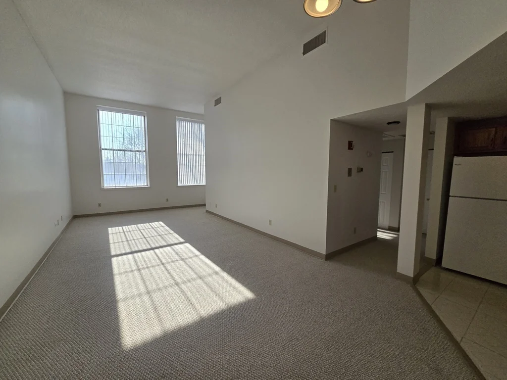 1 bed, 1 bath apartment for rent at 130 Beach St Unit 104, Quincy — photo 4 of 25