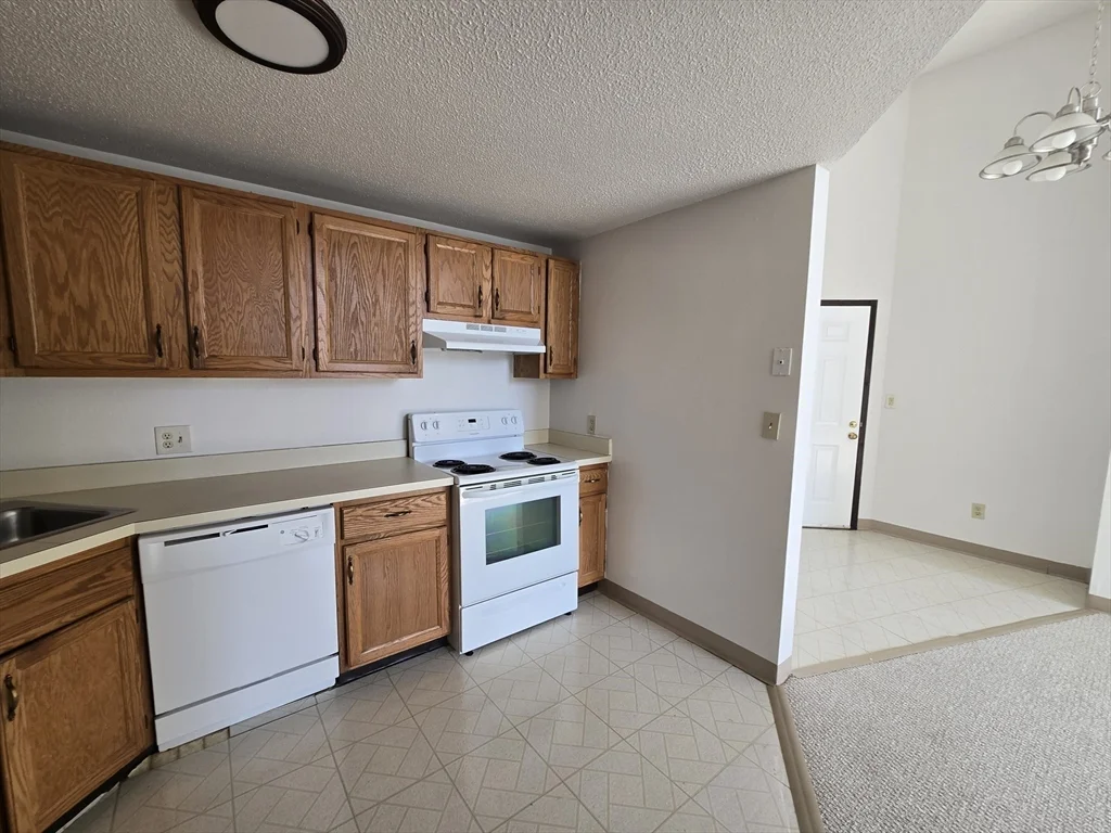 1 bed, 1 bath apartment for rent at 130 Beach St Unit 104, Quincy — photo 3 of 25