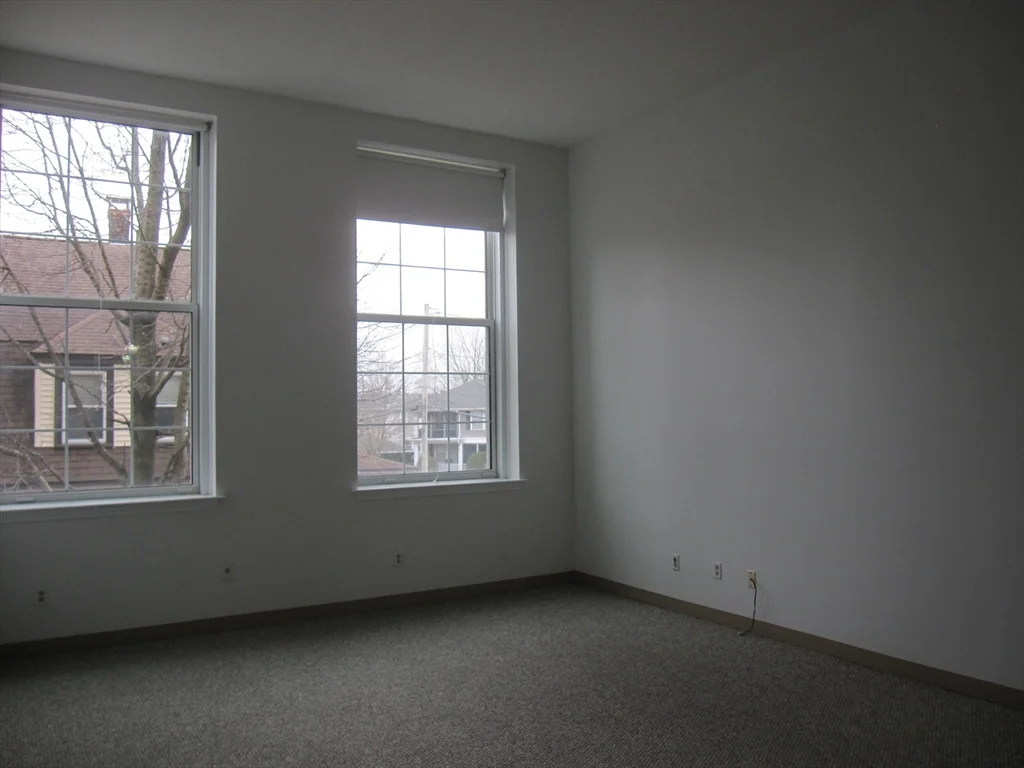 2 bed, 2 bath apartment for rent at 130 Beach St Unit 112, Quincy — photo 4 of 20