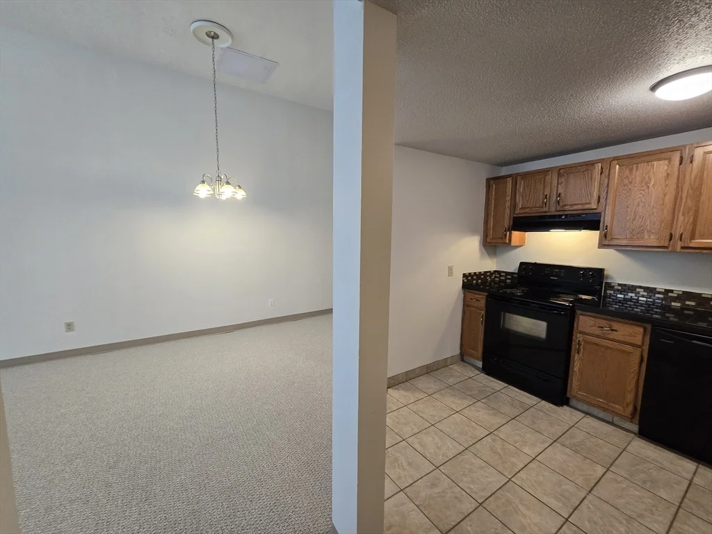 1 bed, 1 bath apartment for rent at 130 Beach St Unit 208, Quincy — photo 9 of 22