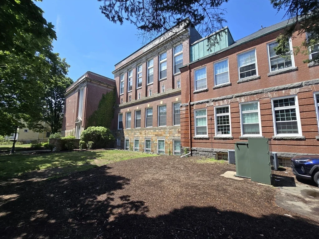 1 bed, 1 bath apartment for rent at 130 Beach St Unit 208, Quincy — photo 18 of 22