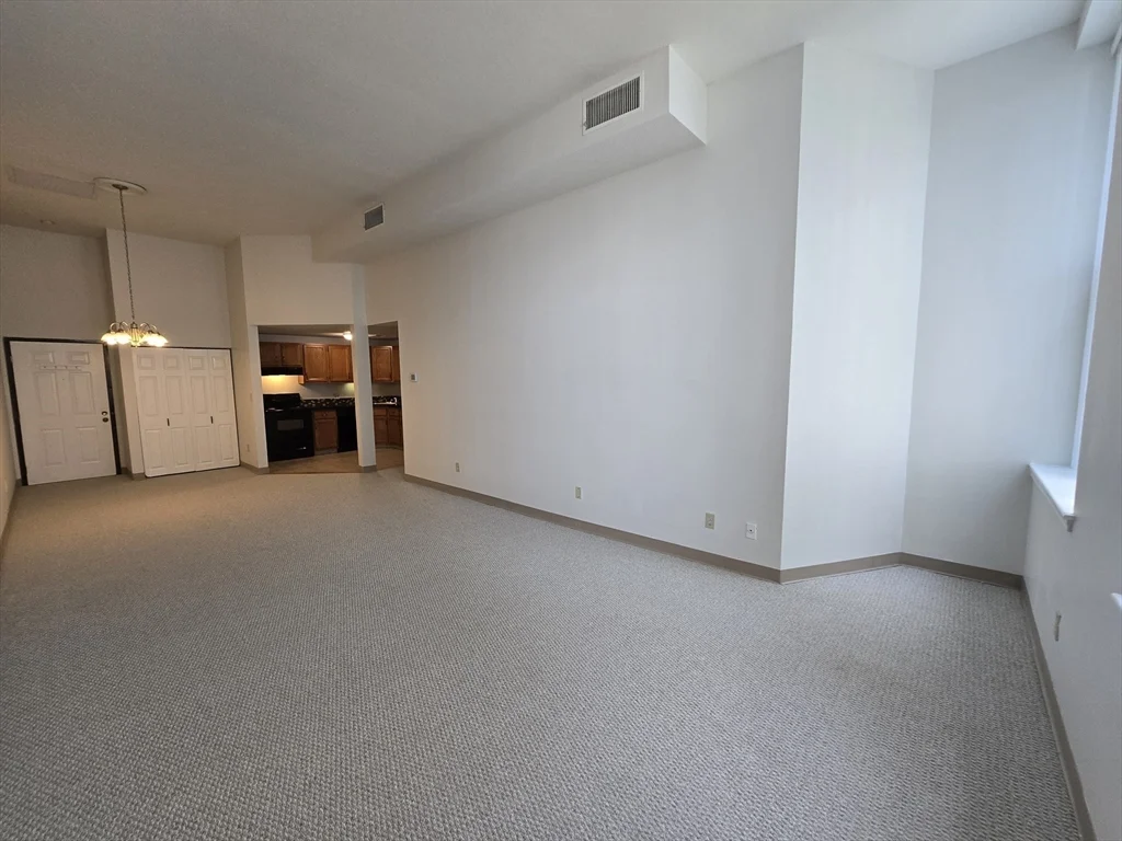 1 bed, 1 bath apartment for rent at 130 Beach St Unit 208, Quincy — photo 4 of 22