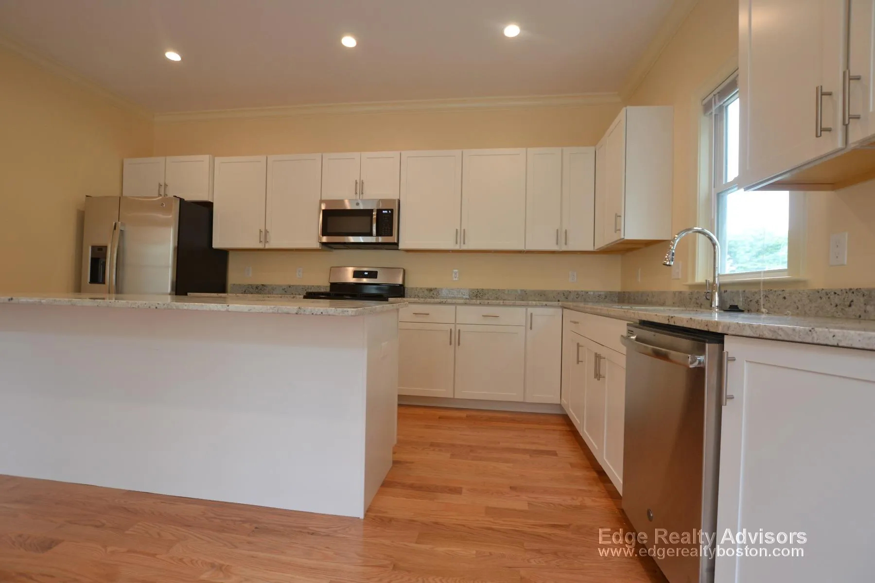5 bed, 3.5 bath apartment for rent at 130 Bigelow St Unit 1, Brighton — photo 5 of 13