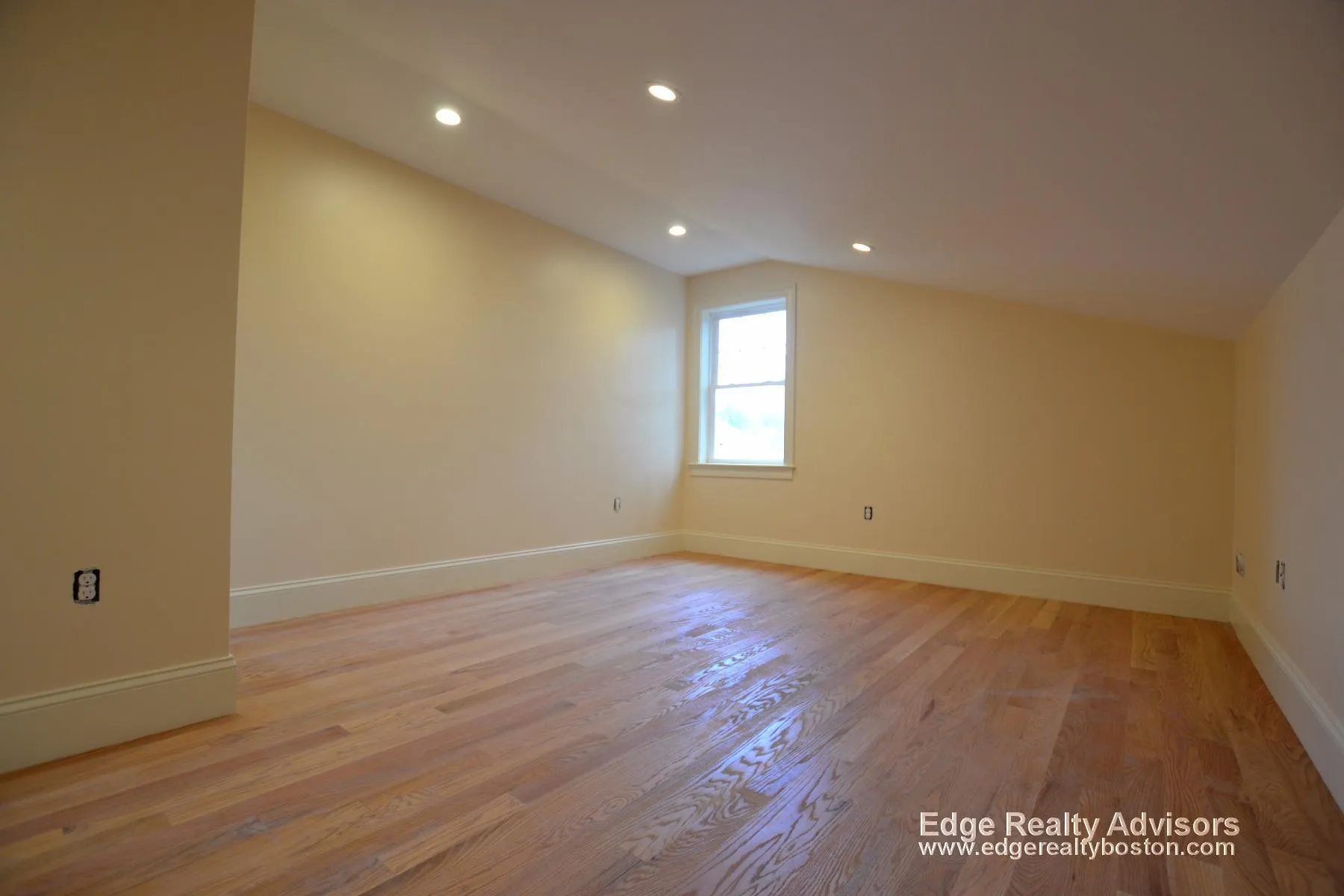 5 bed, 3.5 bath apartment for rent at 130 Bigelow St Unit 1, Brighton — photo 6 of 13