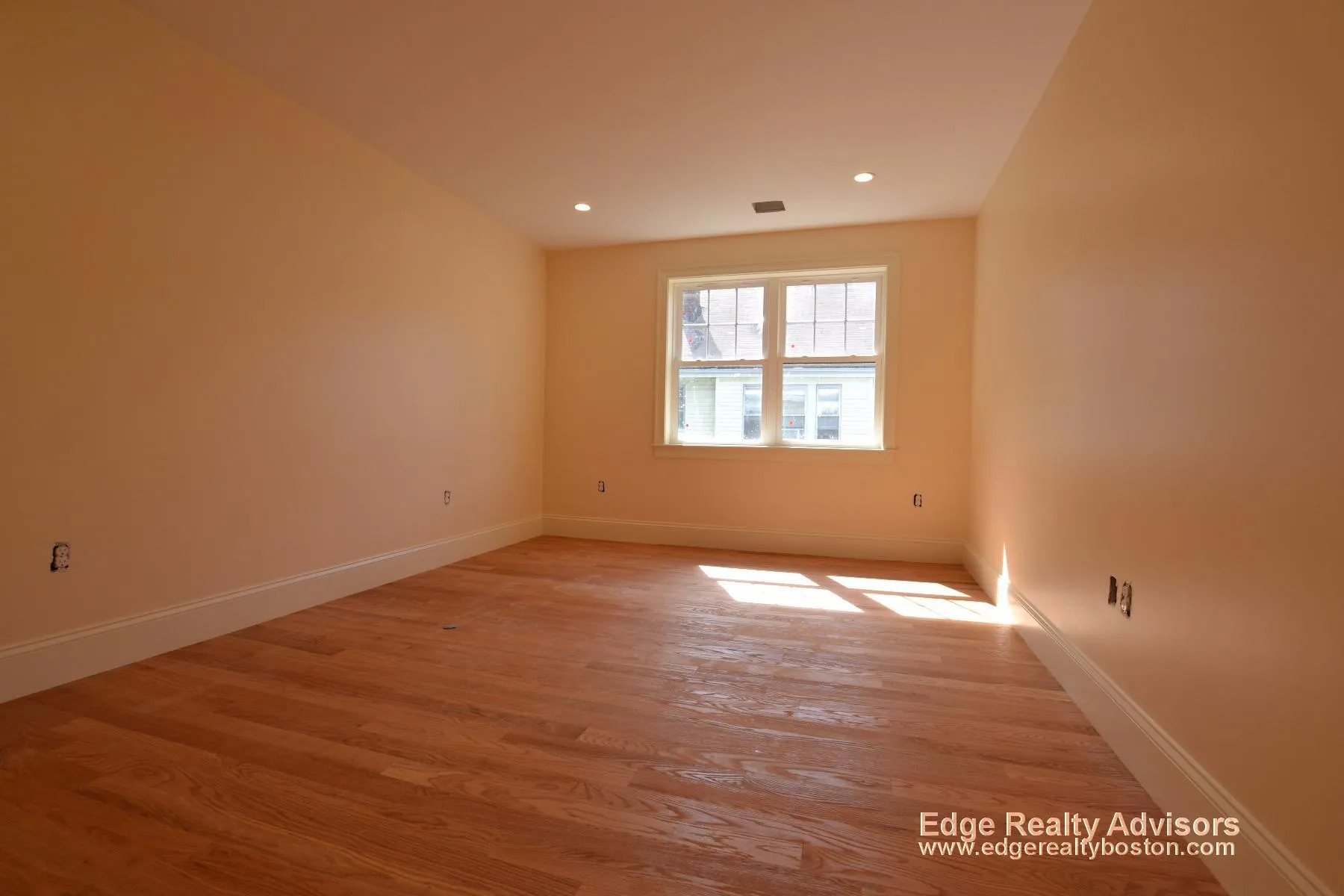 5 bed, 3.5 bath apartment for rent at 130 Bigelow St Unit 1, Brighton — photo 4 of 13