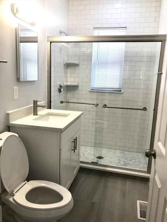 4 bed, 2 bath apartment for rent at 130 Boston St Unit 3, South Boston — photo 6 of 10