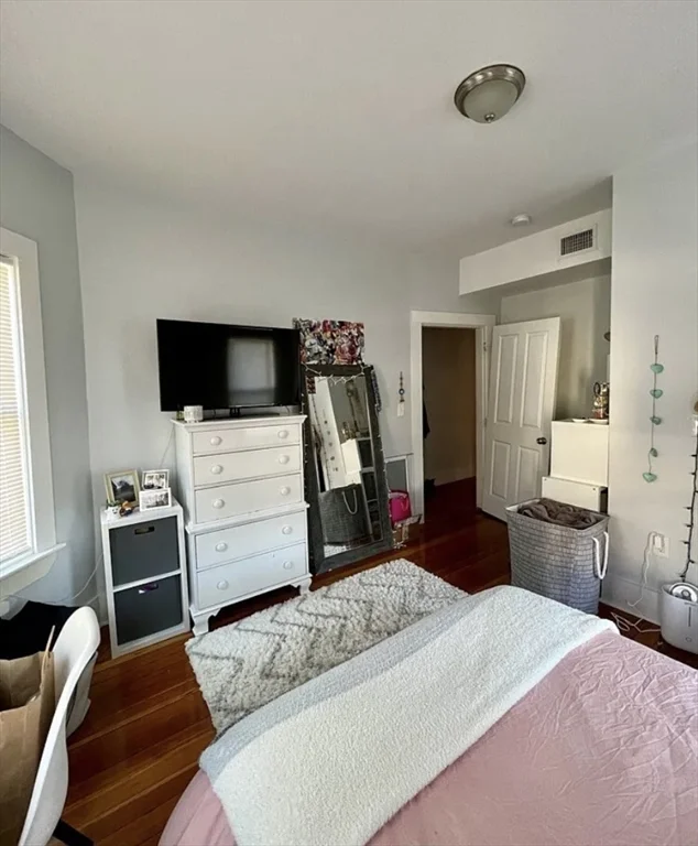 4 bed, 2 bath apartment for rent at 130 Boston St Unit 3, South Boston — photo 10 of 10