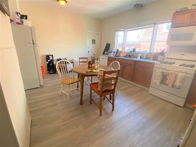 2 bed, 1 bath apartment for rent at 130 Cedar St Unit 2a, Powder House Square — photo 4 of 12