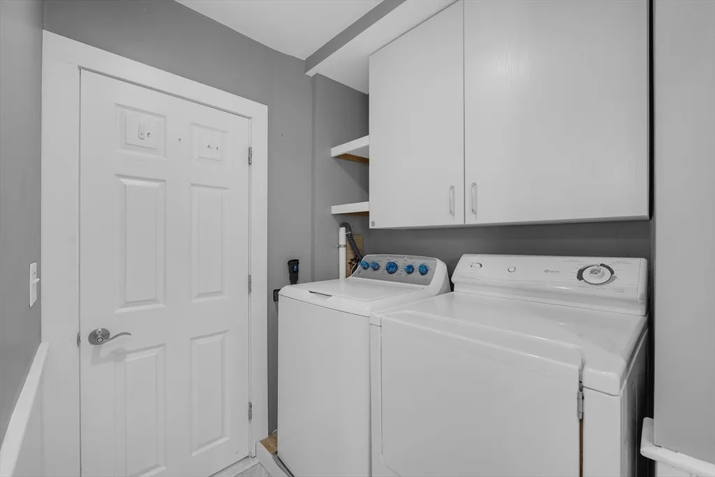3 bed, 1 bath apartment for rent at 130 Dalton St, Lowell — photo 10 of 13