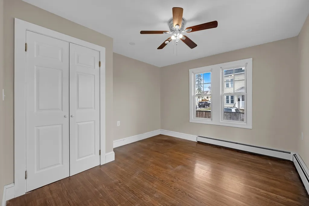 3 bed, 1 bath apartment for rent at 130 Dalton St, Lowell — photo 6 of 13