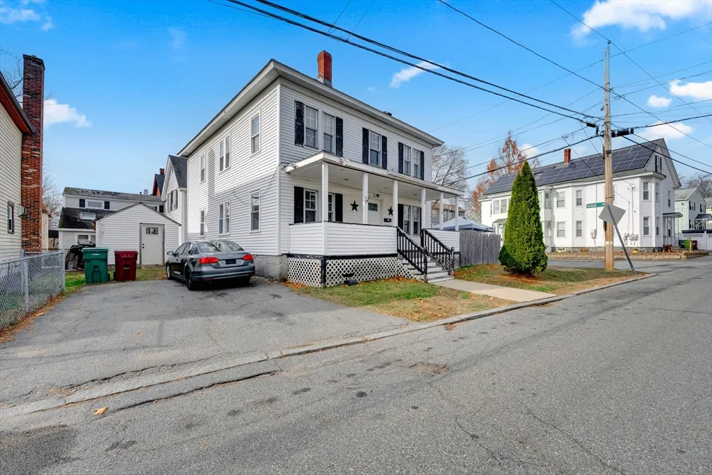 3 bed, 1 bath apartment for rent at 130 Dalton St, Lowell — photo 12 of 13