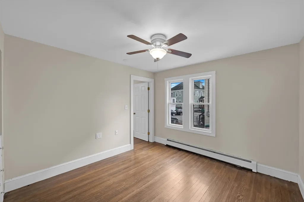 3 bed, 1 bath apartment for rent at 130 Dalton St, Lowell — photo 4 of 13