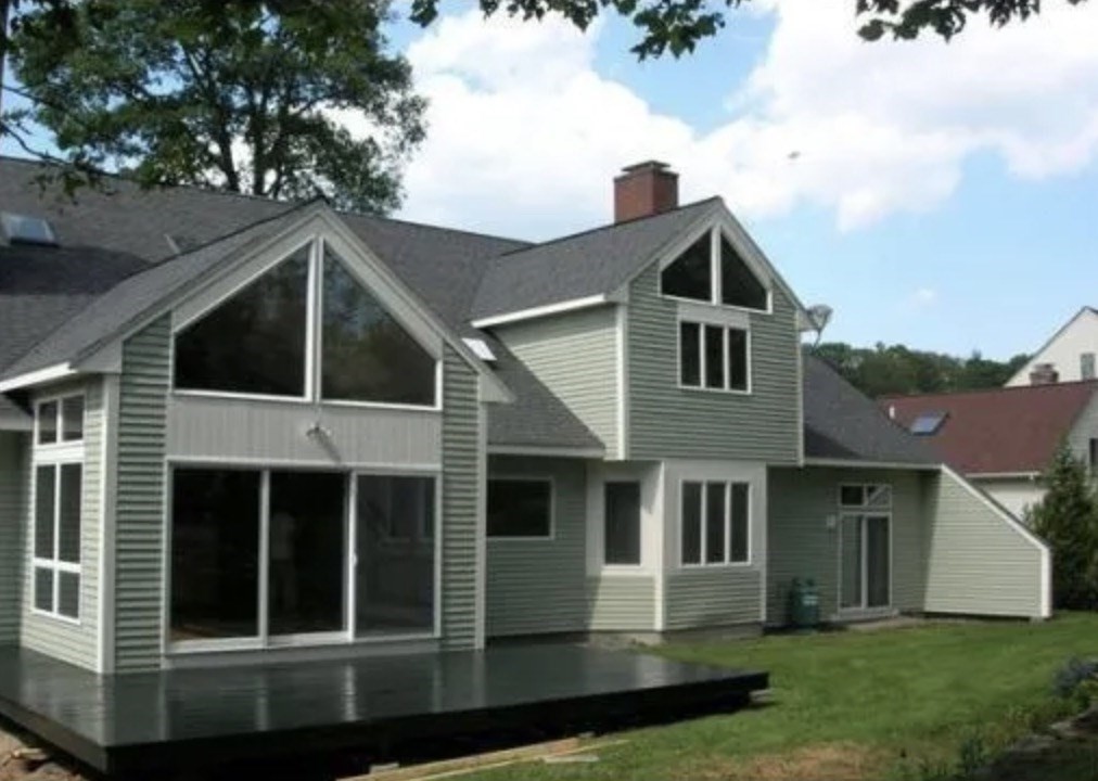 5 bed, 4+ bath apartment for rent at 130 East Emerson, Lexington — photo 1 of 23
