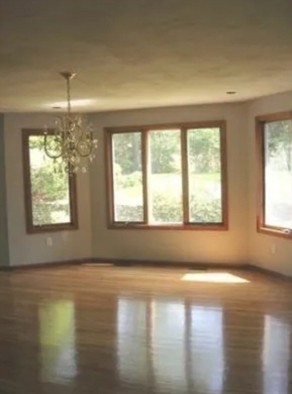5 bed, 4+ bath apartment for rent at 130 East Emerson, Lexington — photo 10 of 23