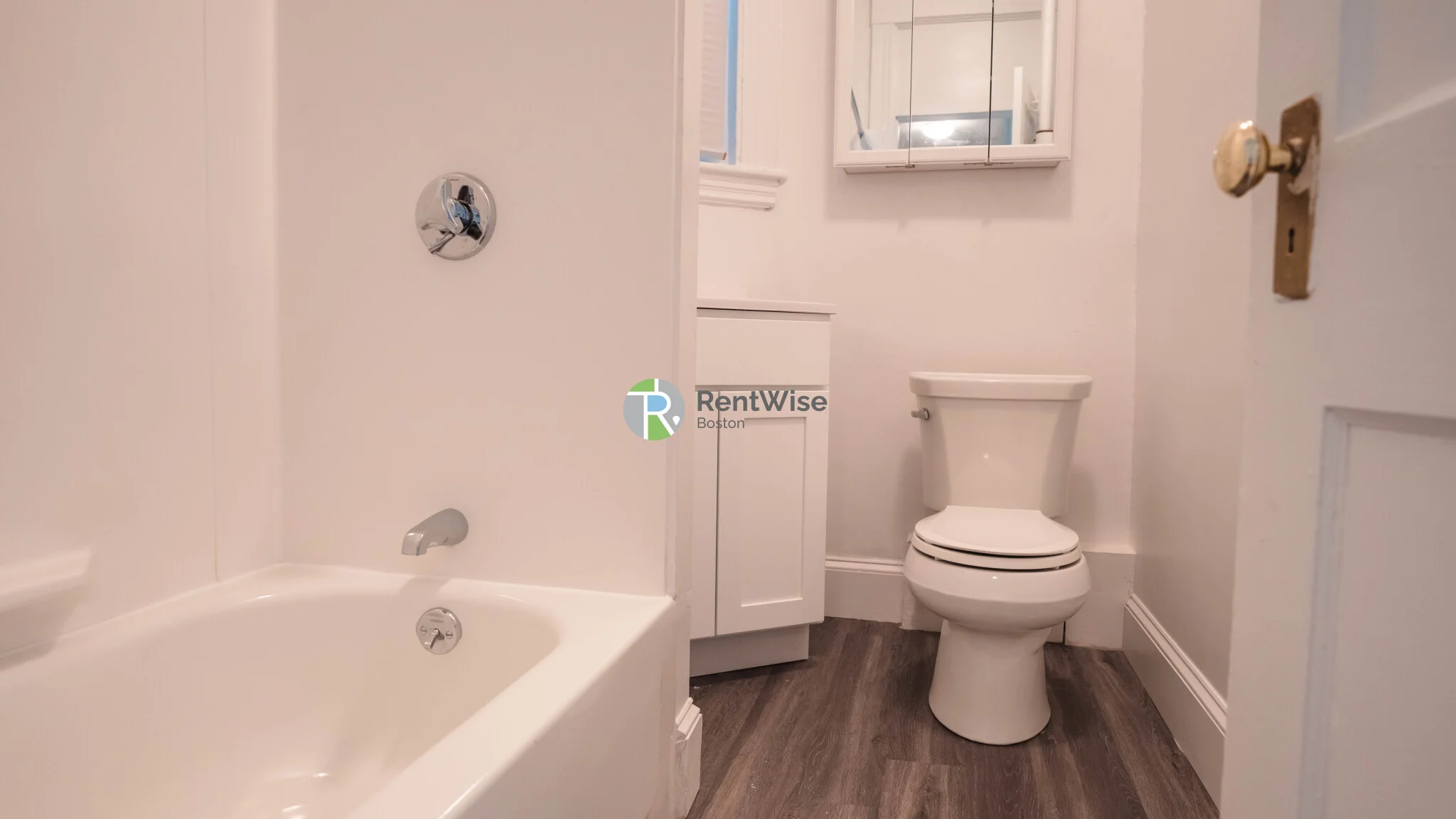3 bed, 1 bath apartment for rent at 130 Englewood Ave Unit 3, Brighton — photo 5 of 7