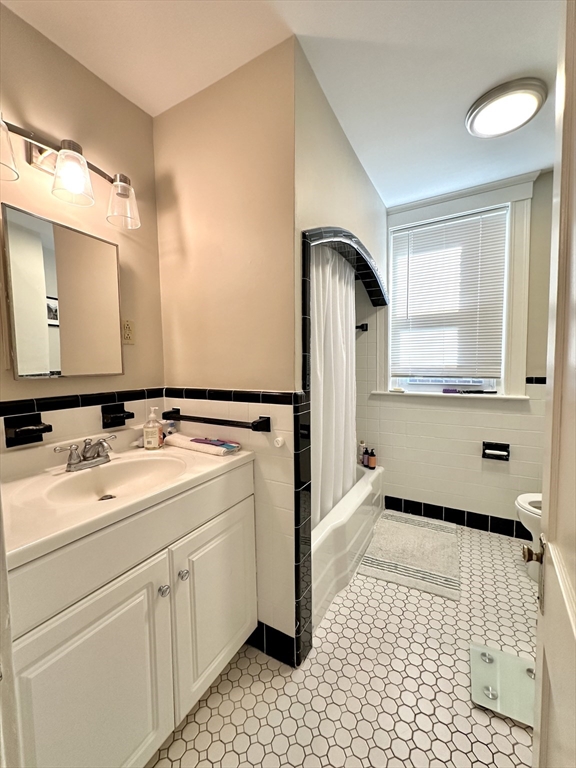 1 bed, 1 bath apartment for rent at 130 Fuller St Unit 6, Coolidge Corner — photo 6 of 9