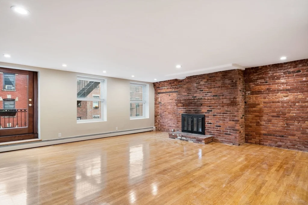 1 bed, 1 bath apartment for rent at 130 Fulton St Unit 16, Waterfront — photo 4 of 22