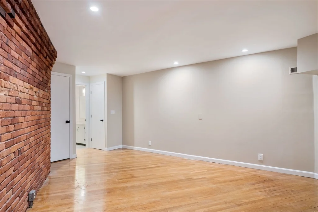 1 bed, 1 bath apartment for rent at 130 Fulton St Unit 16, Waterfront — photo 13 of 22
