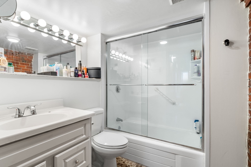 1 bed, 1 bath apartment for rent at 130 Fulton St Unit 19, Waterfront — photo 11 of 15