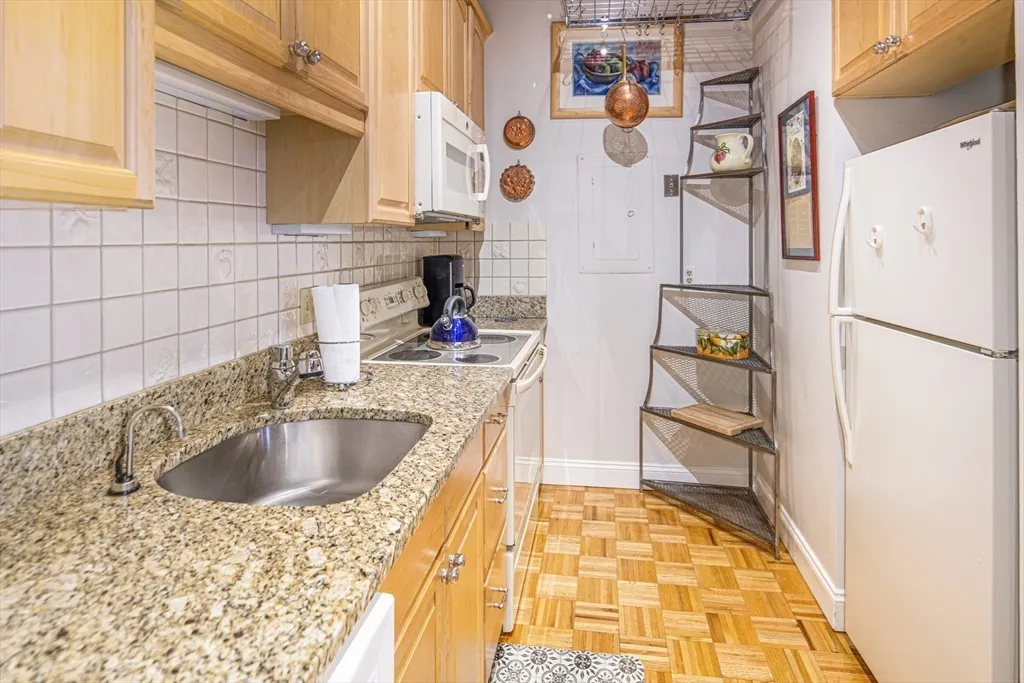 1 bed, 1 bath apartment for rent at 130 Fulton St Unit 7, North End — photo 7 of 13