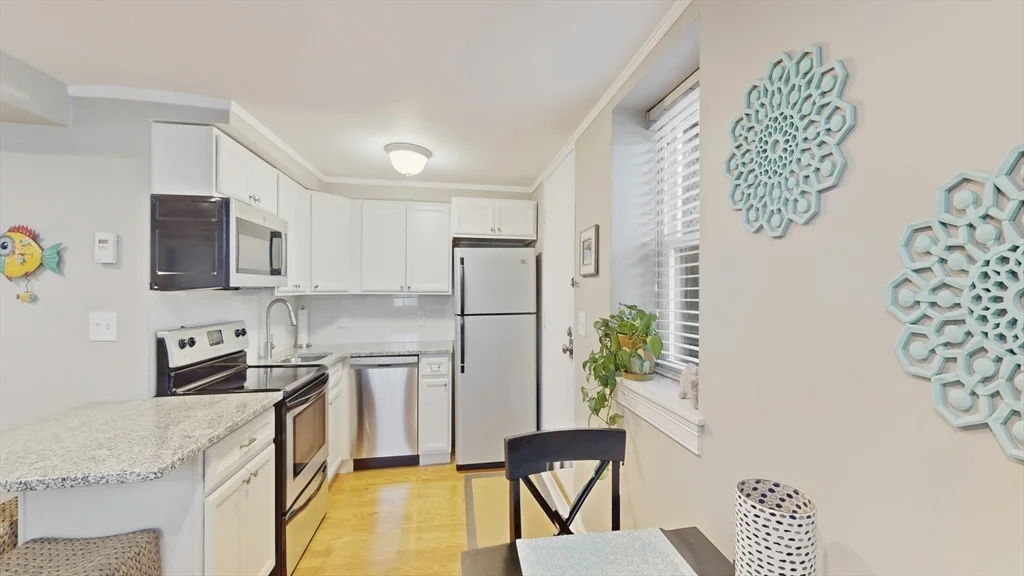 1 bed, 1 bath apartment for rent at 130 G St Unit 1, South Boston — photo 6 of 13