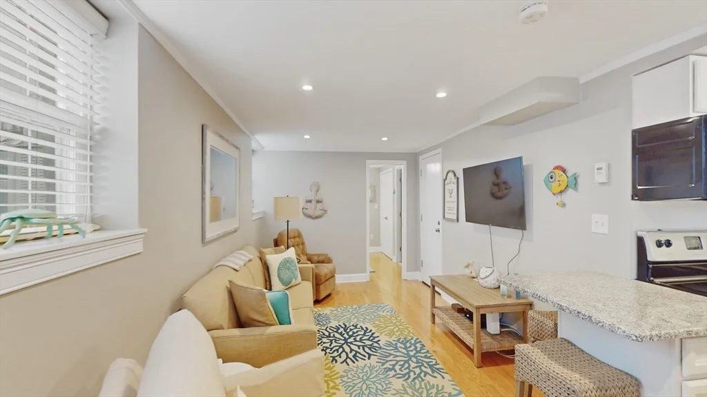 1 bed, 1 bath apartment for rent at 130 G St Unit 1, South Boston — photo 3 of 13