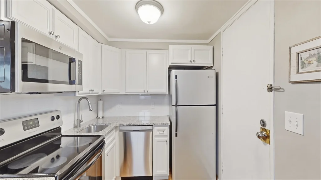 1 bed, 1 bath apartment for rent at 130 G St Unit 1, South Boston — photo 7 of 13