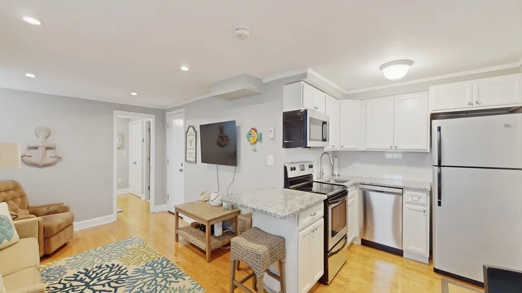 1 bed, 1 bath apartment for rent at 130 G St Unit 1, South Boston — photo 4 of 13