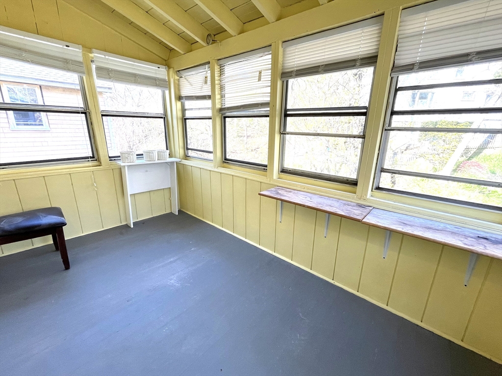 3 bed, 1 bath apartment for rent at 130 Grove St Unit 2, West Roxbury — photo 23 of 27