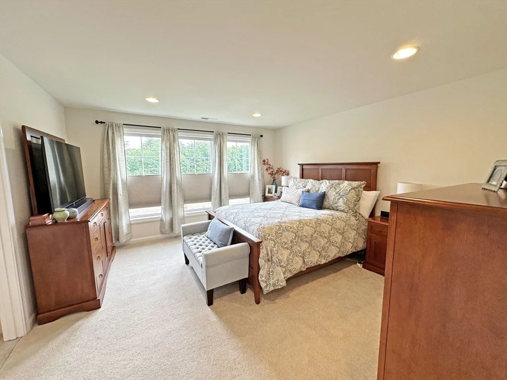3 bed, 2 bath apartment for rent at 130 Heron Ln Unit 130, Sudbury — photo 13 of 27