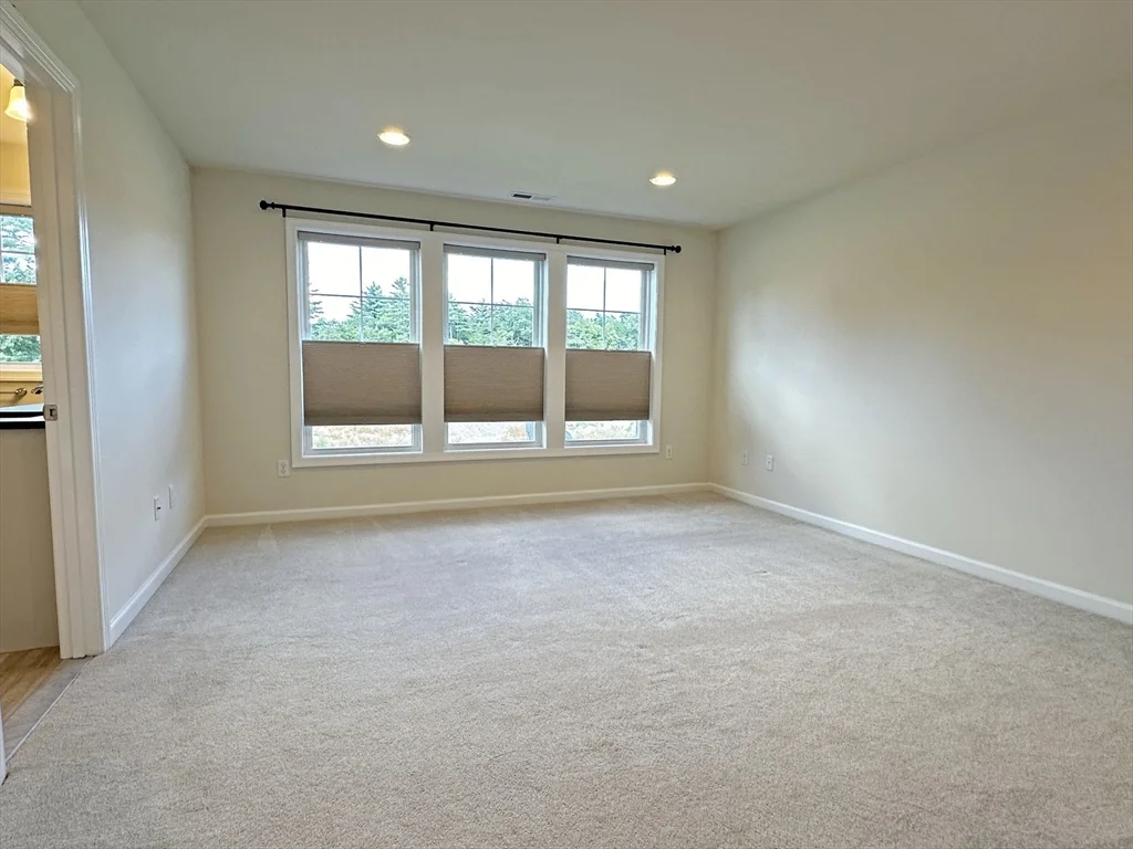 3 bed, 2 bath apartment for rent at 130 Heron Ln Unit 130, Sudbury — photo 16 of 27