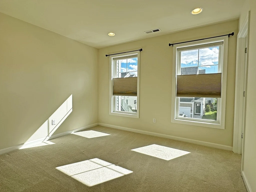 3 bed, 2 bath apartment for rent at 130 Heron Ln Unit 130, Sudbury — photo 23 of 27