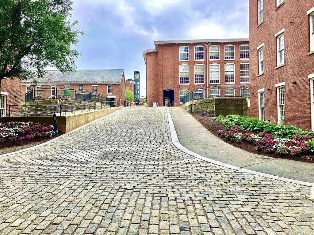 2 bed, 2 bath apartment for rent at 130 John St Unit 355, Lowell — photo 32 of 34