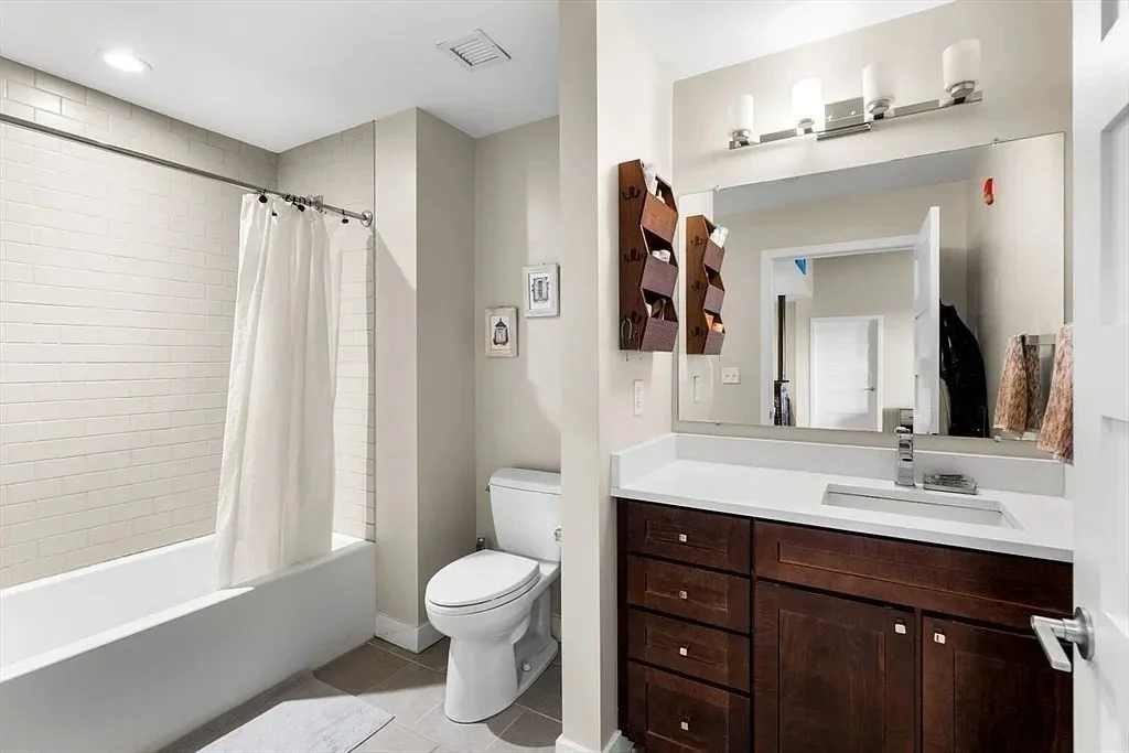 2 bed, 2 bath apartment for rent at 130 John St Unit 459, Downtown — photo 6 of 42