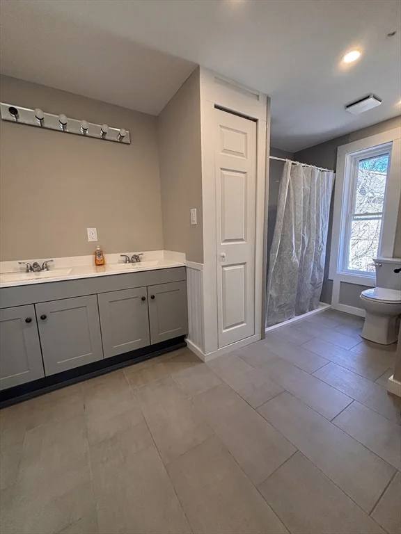 4 bed, 2 bath apartment for rent at 130 Linden Ave Unit 130, Malden — photo 11 of 19