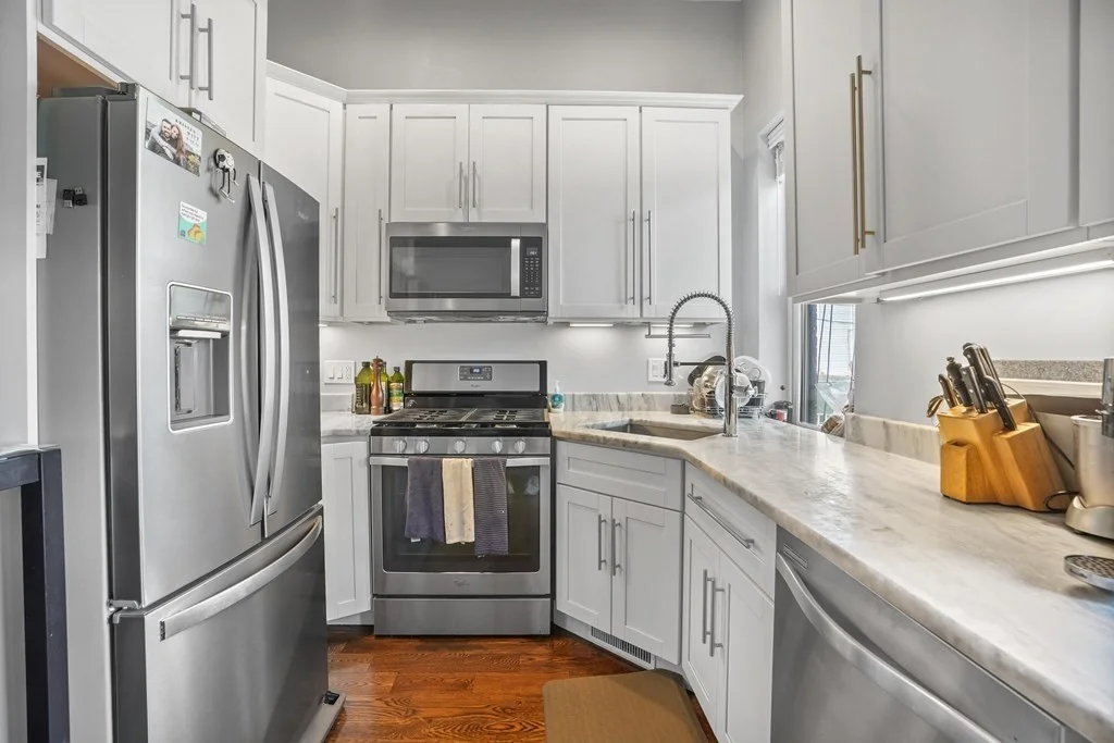 4 bed, 2 bath apartment for rent at 130 M St Unit 1, South Boston — photo 2 of 14