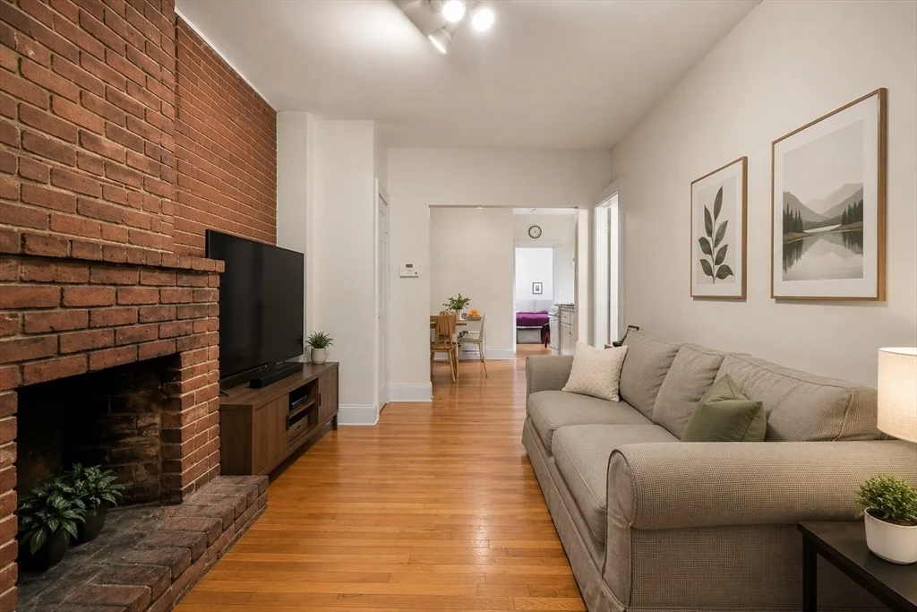 2 bed, 1 bath apartment for rent at 130 Myrtle St Unit 1, Beacon Hill — photo 1 of 6