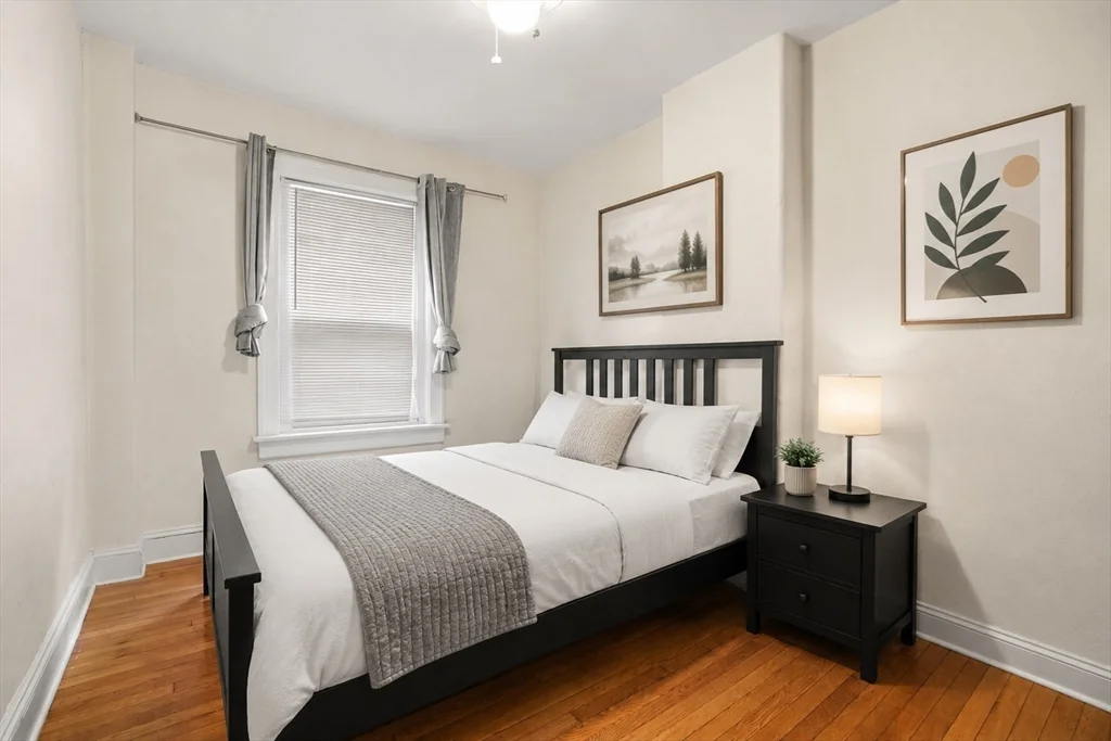 2 bed, 1 bath apartment for rent at 130 Myrtle St Unit 1, Beacon Hill — photo 3 of 6
