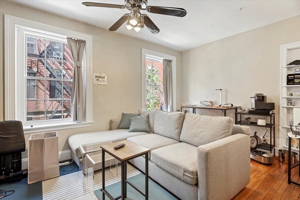 1 bed, 1 bath apartment for rent at 130 Myrtle St Unit 4, Beacon Hill — photo 1 of 8