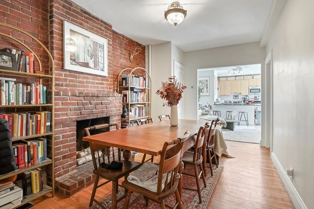 1 bed, 1 bath apartment for rent at 130 Myrtle St Unit 5, Beacon Hill — photo 1 of 6