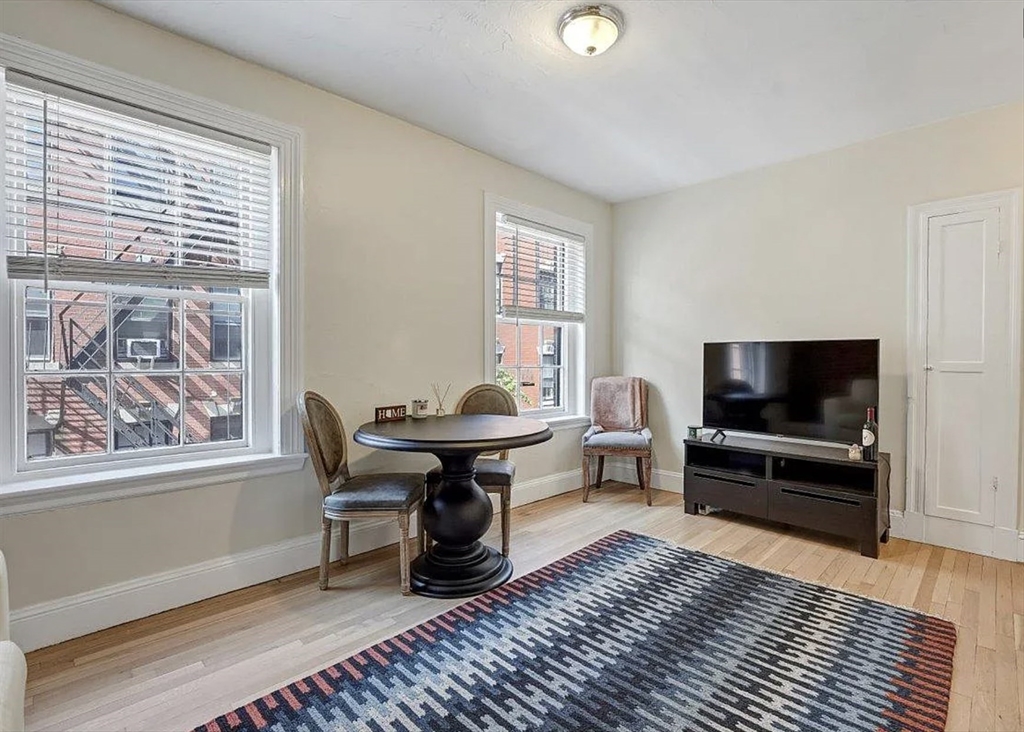 1 bed, 1 bath apartment for rent at 130 Myrtle St Unit 6, Beacon Hill — photo 2 of 9