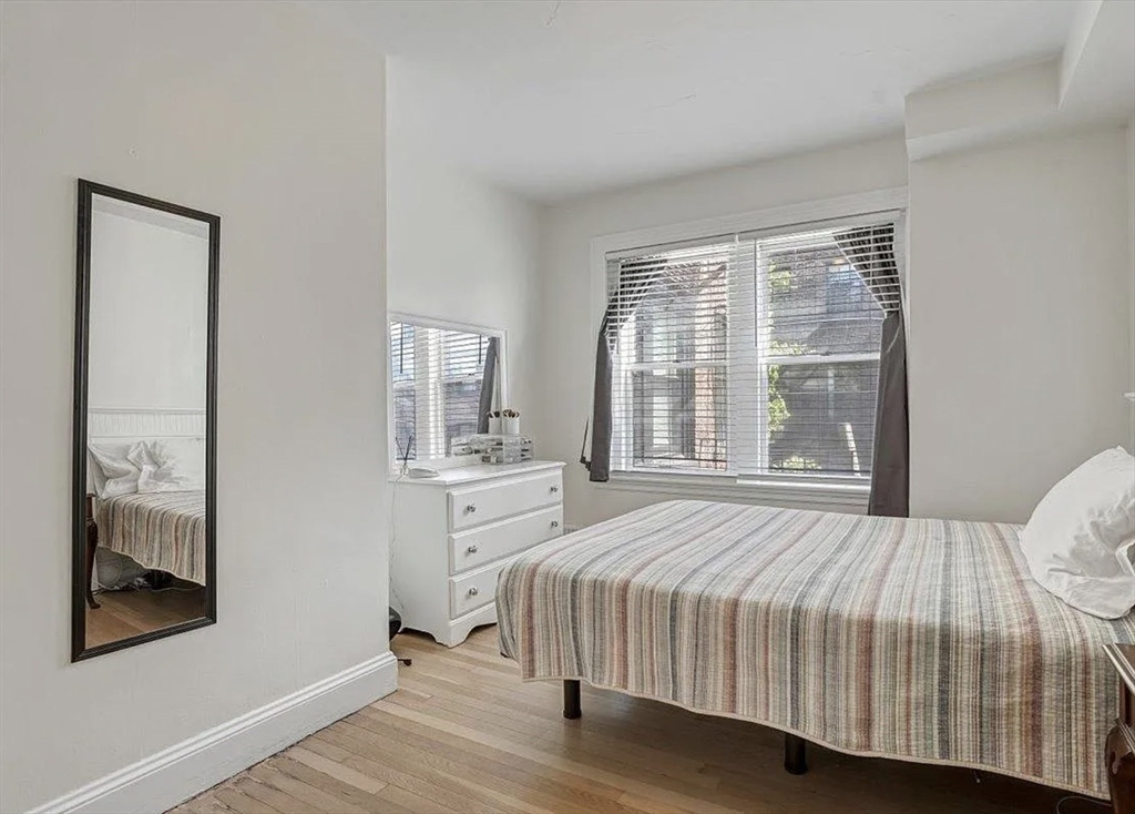 1 bed, 1 bath apartment for rent at 130 Myrtle St Unit 6, Beacon Hill — photo 4 of 9