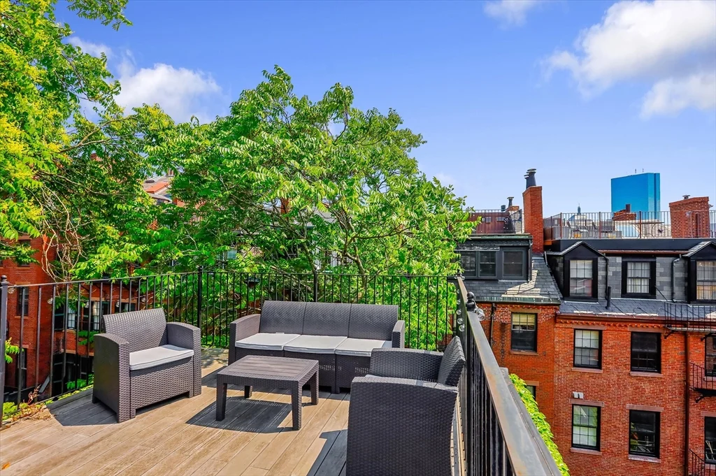 2 bed, 2 bath apartment for rent at 130 Myrtle St Unit 7, Beacon Hill — photo 12 of 13