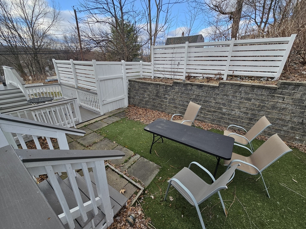 3 bed, 1 bath apartment for rent at 130 Norfolk St Unit 130, Worcester — photo 16 of 17