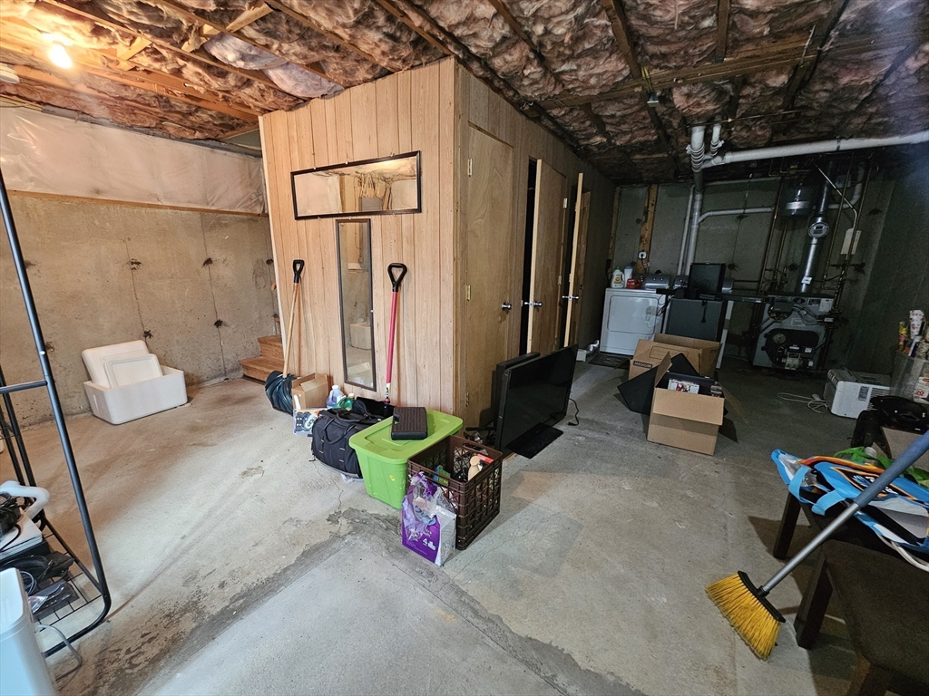 3 bed, 1 bath apartment for rent at 130 Norfolk St Unit 130, Worcester — photo 13 of 17